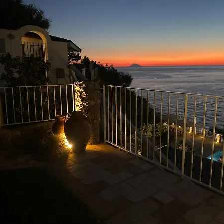 Taurus Costa Dei Monaci Tropea * Parghelia