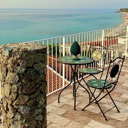 Taurus Costa Dei Monaci Tropea * بارغيليا