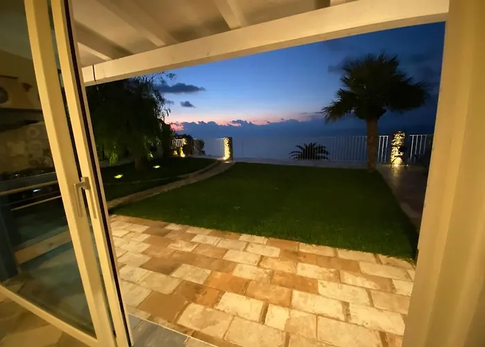 Taurus Costa Dei Monaci Tropea ヴィラ