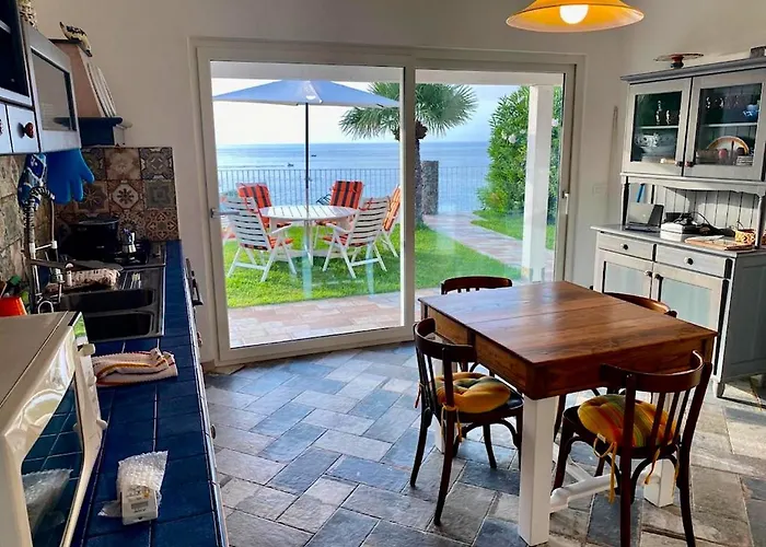 Taurus Costa Dei Monaci Tropea ヴィラ パルゲリーア